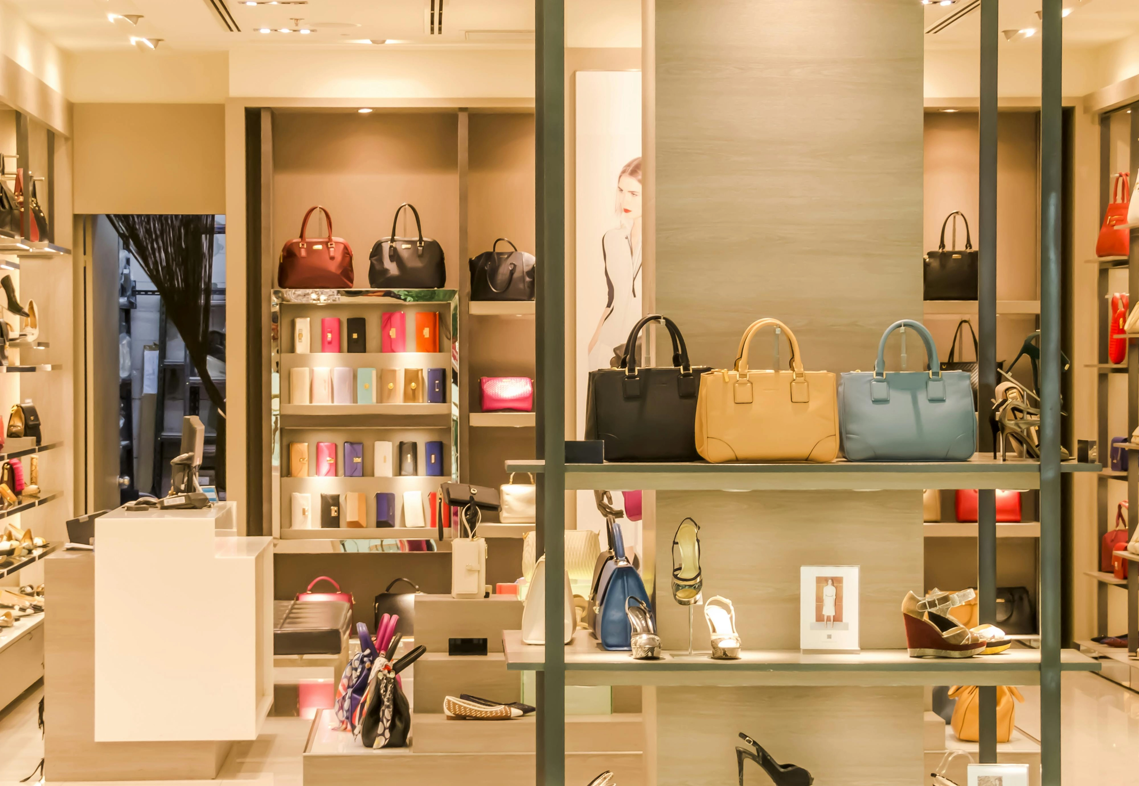 Ledertaschen Display In Verschiedenen Farben Im Zimmer