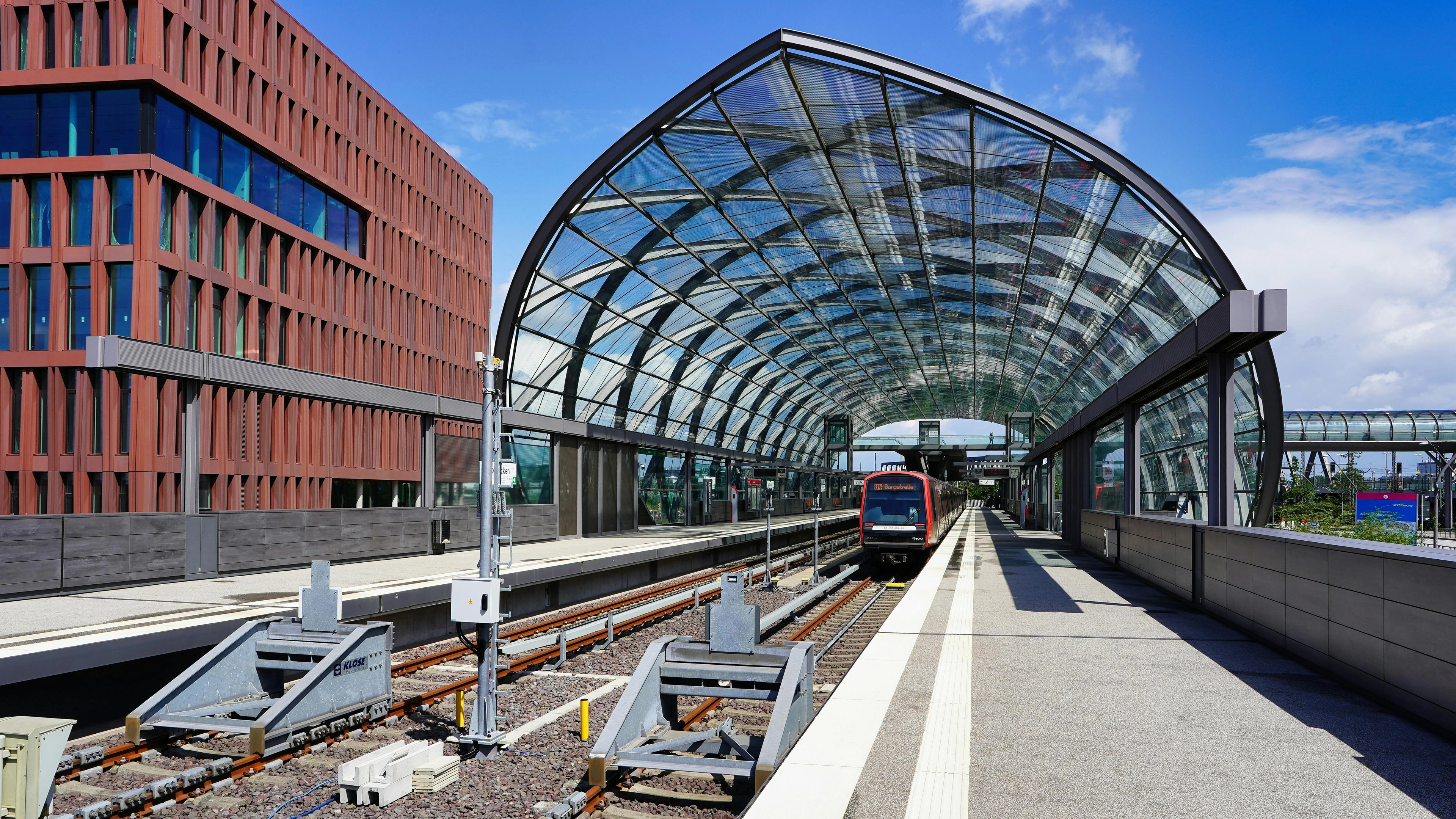 Kostenloses Stock Foto zu ankommender zug, architekturdesign, bahnfahrt