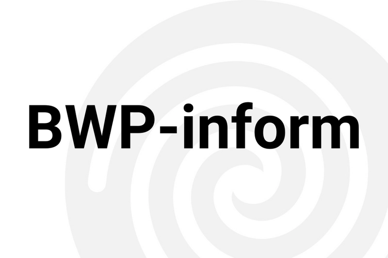 Schwarzschrift mit dem Text "BWP-inform" auf einem weißen Hintergrund, umgeben von einem hellen, spiralförmigen Muster.