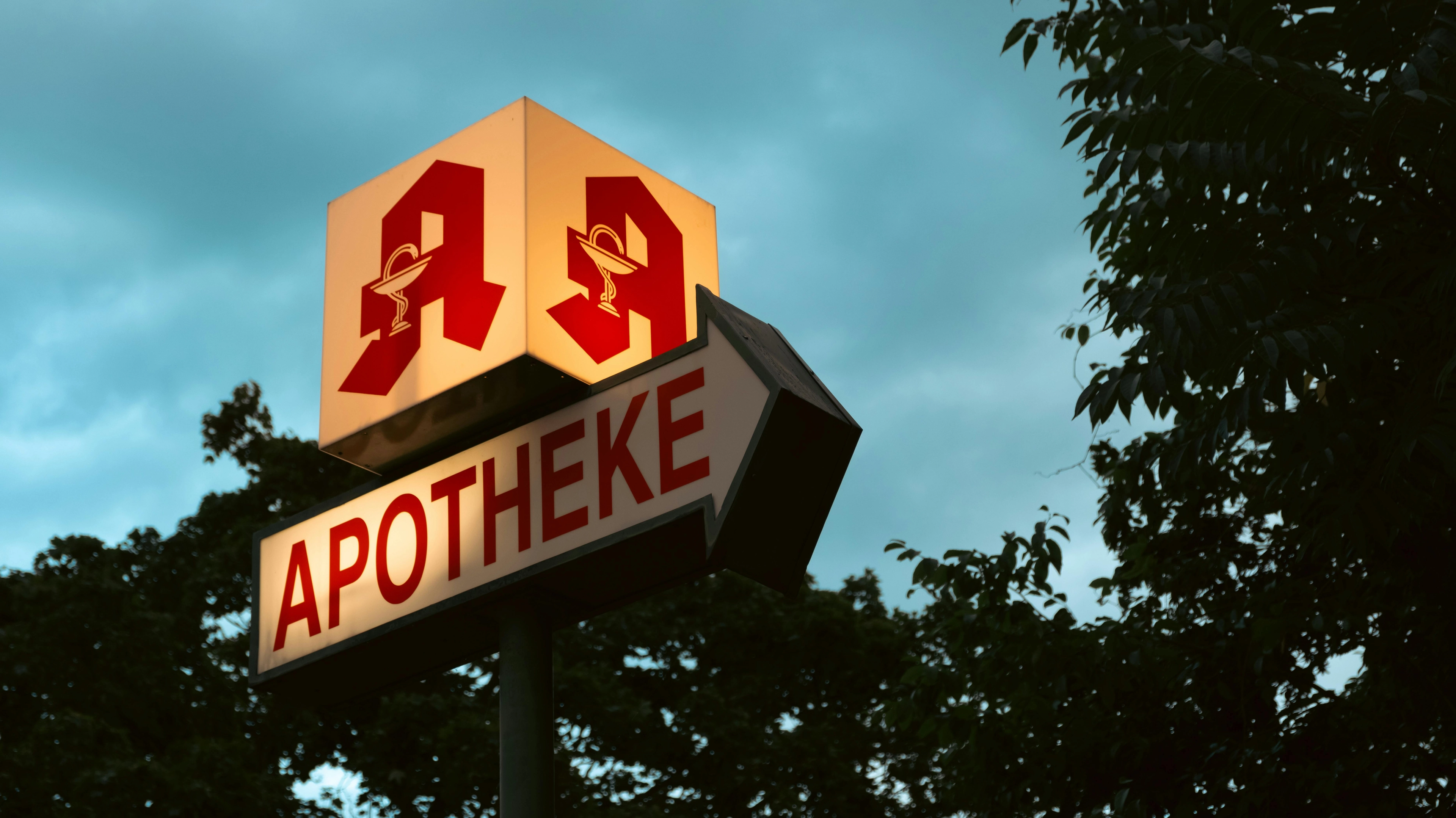 Kostenloses Stock Foto zu abend, apotheke, apotheke berlin