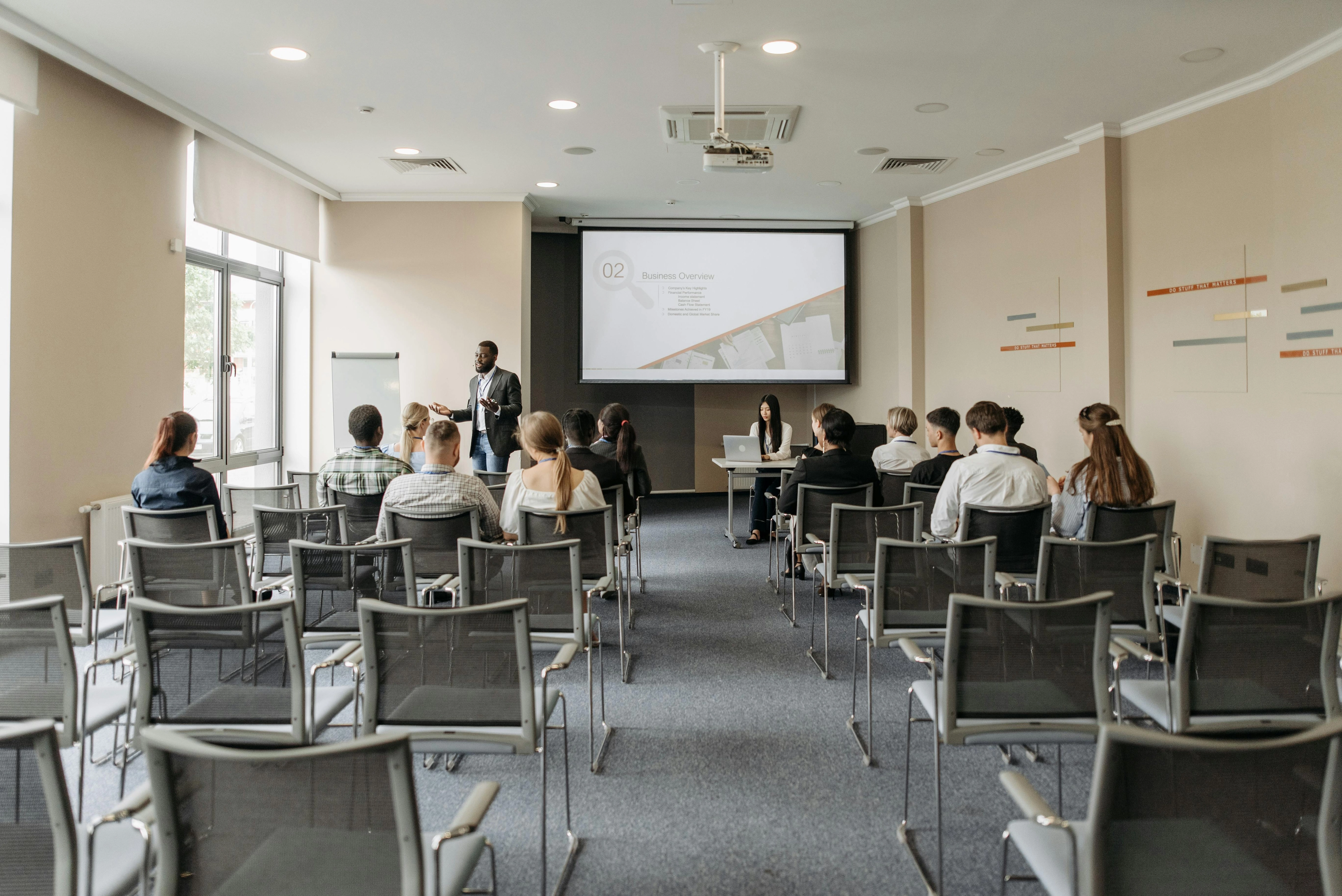 Kostenloses Stock Foto zu arbeitsplatz, arbeitsumgebung, ausbildung