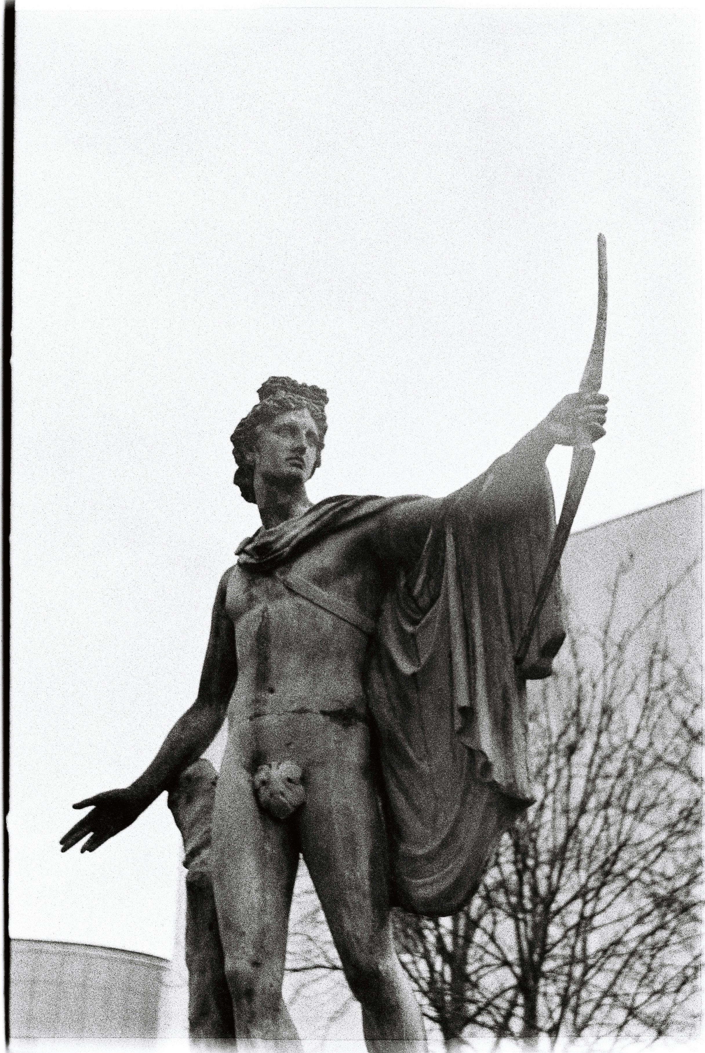 Statue Von Apollo Mit Einem Bogen