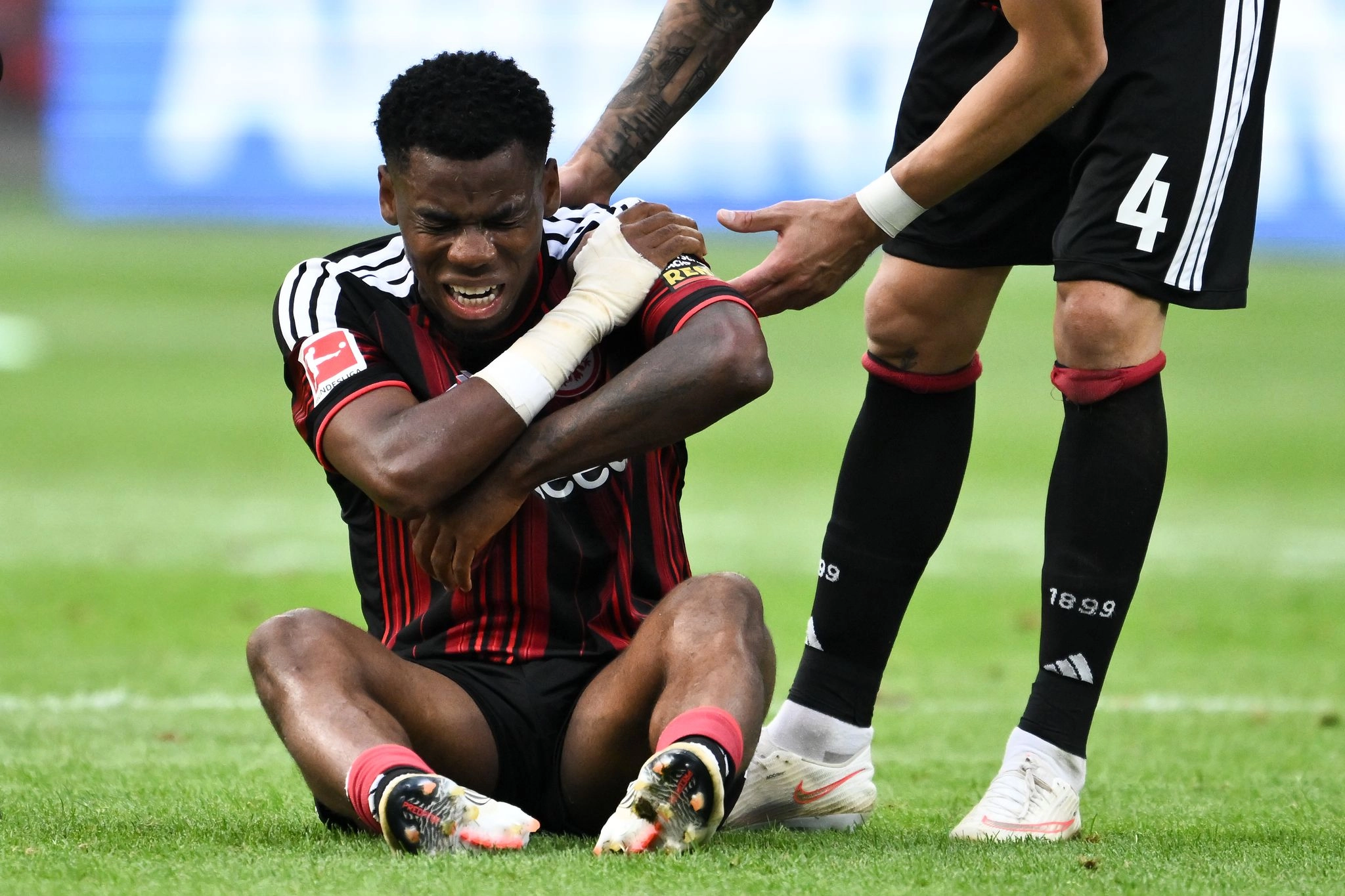  Raphael Onyedika verletzte sich an der Schulter.